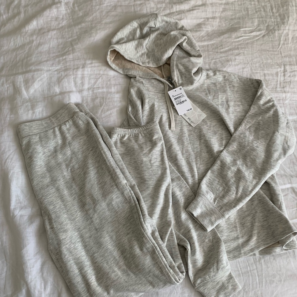Barefoot dreams Gray Sweatpants Set